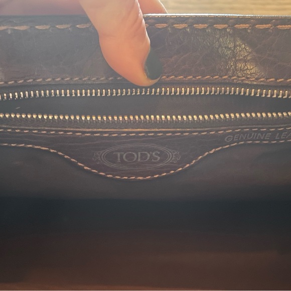 Tod’s Brown Suede Shoulder Bag - Picture 4 of 7